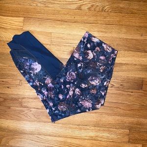Lululemon cropped legging size 8 floral